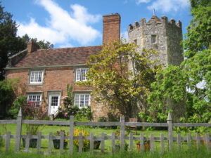 Sowohl dieses Mitgifthaus, als auch das Bauernhaus weiter hinten, sind in privater Nutzung in Greys Court