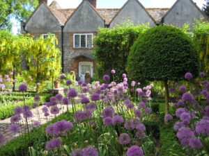 Cromwellian Garden in Greys Court