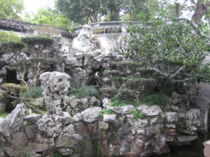 Steinformationen vor der Drachenmauer im Yu Garden, Yu Yuang, Shanghai