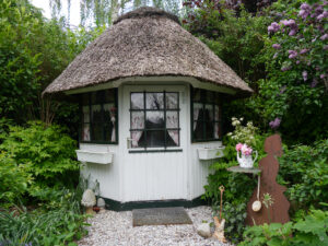 Der Reetpavillon im Garten Tanja Bohlken