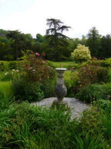 Der Sonnenuhrengarten in Heale Garden