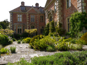 Terrasse von Heale Garden